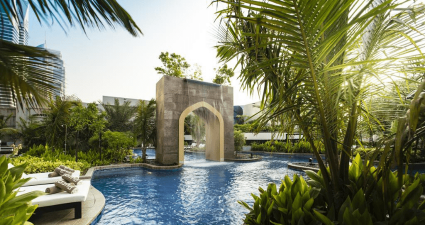 conrad dubai pool